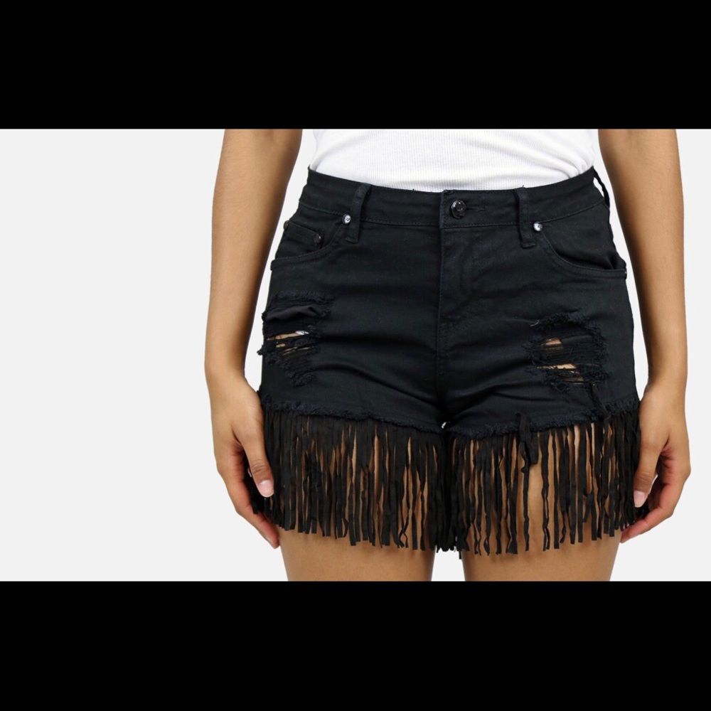 SOHO BABE FRINGE DENIM SHORT
